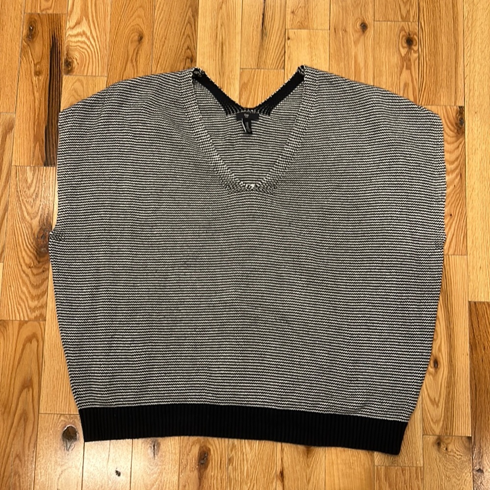 Gap sleeveless sweater